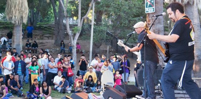 audience enjoys concert at MacArthur Park
